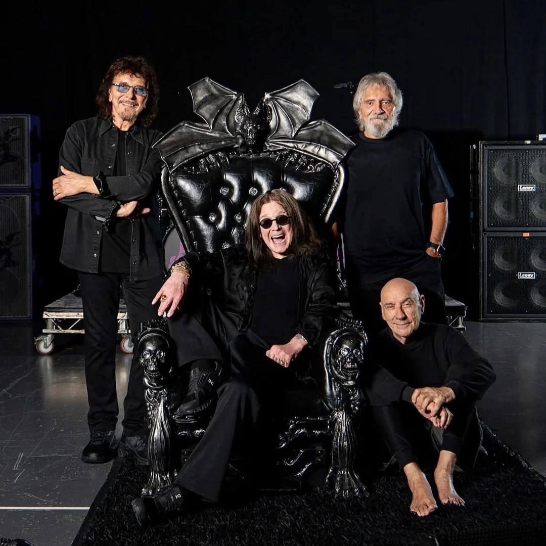 Участники Black Sabbath прокомментировали смерть Оззи Осборна Тони Айомми: «Таких, как он, больше никогда не будет. Мы с Гизером и Биллом потеряли брата». Гизер Батлер: «Прощай, дорогой друг, спасибо за все эти годы, мы прекрасно провели время. Четверо ребят из Астона, кто бы мог подумать, а? Я так рад, что нам удалось сделать это в последний раз». Билл Уорд: «Где я теперь тебя найду? В воспоминаниях, в наших невысказанных объятиях, в наших пропущенных звонках, нет, ты навсегда в моём сердце».