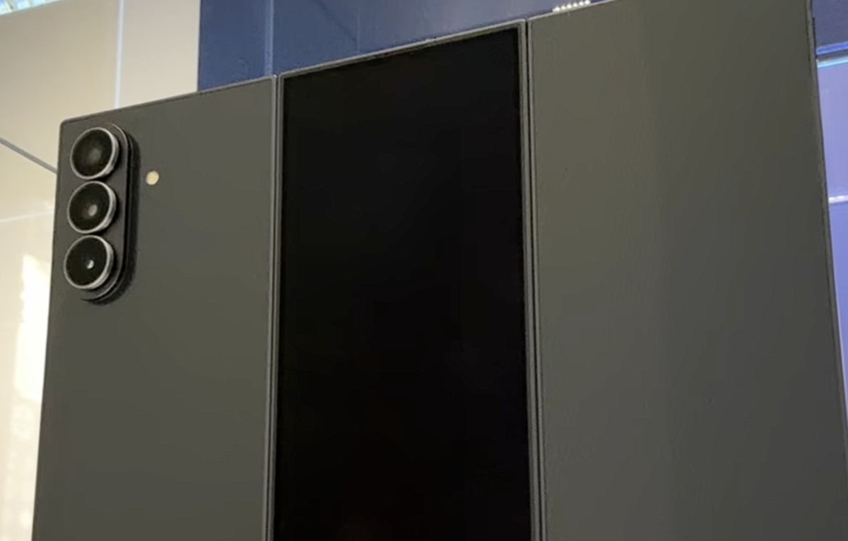 Samsung запланировала презентацию смартфона с тремя экранами и старт продаж устройства на 5 декабря 2025 года рассказали источники Yonhap и The Chosun Daily Предварительное название Galaxy Z TriFold vc ru tech 2335174