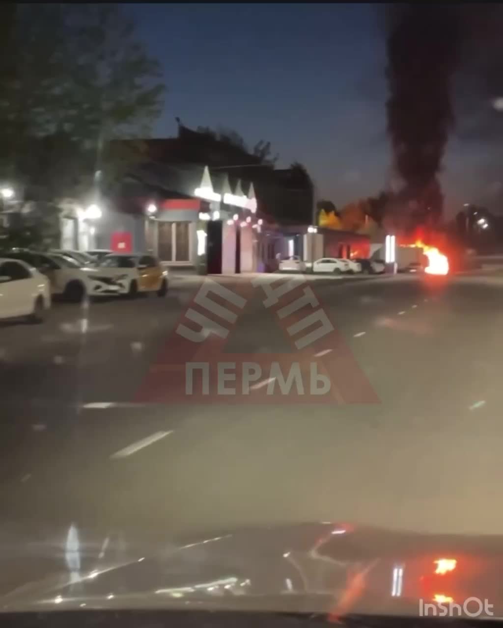 Пожар в Дзержинском районе: пять автомобилей сгорели ночью