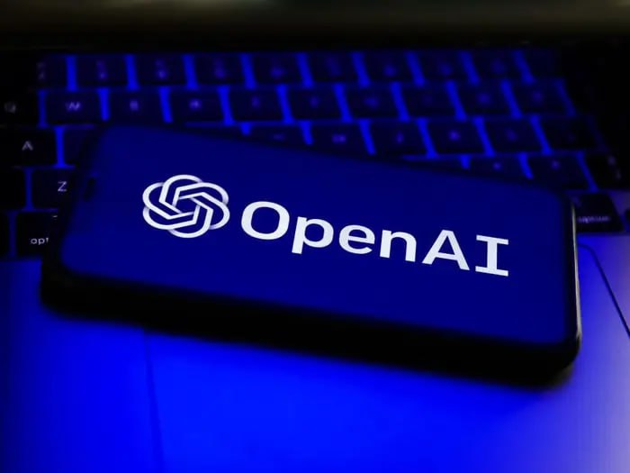 Генеральный прокурор Делавэра направил юристам OpenAI письмо с просьбой предоставить более подробную информацию о планах некоммерческой компании по преобразованию в коммерческую организацию — это может помешать компании в её планах.  Поскольку OpenAI зарегистрирована в штате Делавэр, генеральный прокурор штата теоретически может оспорить её план по превращению в коммерческую организацию и затормозить этот процесс.