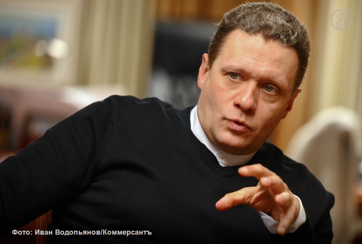 Главы сразу нескольких субъектов РФ решили включить мэров крупнейших городов в состав региональных правительств По мнению губернаторов это позволит повысить авторитет градоначальников в глазах номенклатуры а также упростить взаимодействие чиновников друг с другом Эксперт видит в новой тенденции способ укрепления властной вертикали Подписывайтесь на Ъ Оставляйте бусты