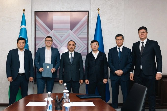 BAT Uzbekistan Investment выкупила 2 6 госдоли в UzBAT Британская компания использовала право преимущественной покупки акций как акционер узбекистанской структуры Агенство по управлению госактивами подписало договор купли продажи с BAT Uzbekistan Investment 29 сентября Стоимость сделки составила 269 7 млрд сумов 420 тыс сумов за акцию в соответствии с независимой оценкой актива Все деньги уже поступили в госбюджет через Фонд приватизации   www spot uz ru 2025 10 14 uzbat sale Telegram Instagram YouTube