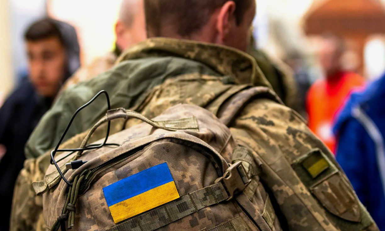 На Украине готовятся усилить мобилизацию в ближайшее время В Полтавской области было принято решение создать 9 мобильных блокпостов в четырех районах. Оно связано с розыском военных, которые покинули боевые части, сообщают украинские тг-каналы. Также в Киеве будут усилены мобилизационные мероприятия, о чем сообщалось ранее. Украинские источники предполагают, что такая же ситуация может быть и в других областях.