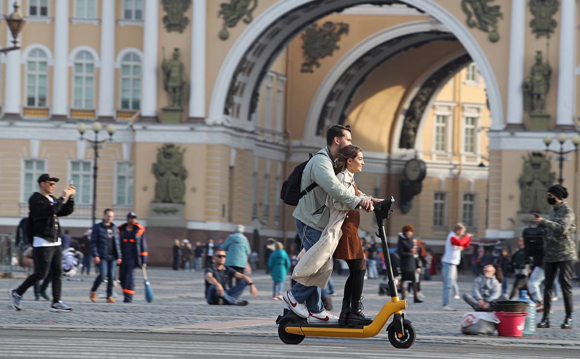 В Петербурге с начала сезона девять человек попали в больницу после катания на самокатах    Самая тяжелая травма у 42-летнего мужчины — разрыв мочевого пузыря, черепно-мозговая травма и сотрясение.  Будьте внимательны и осторожны