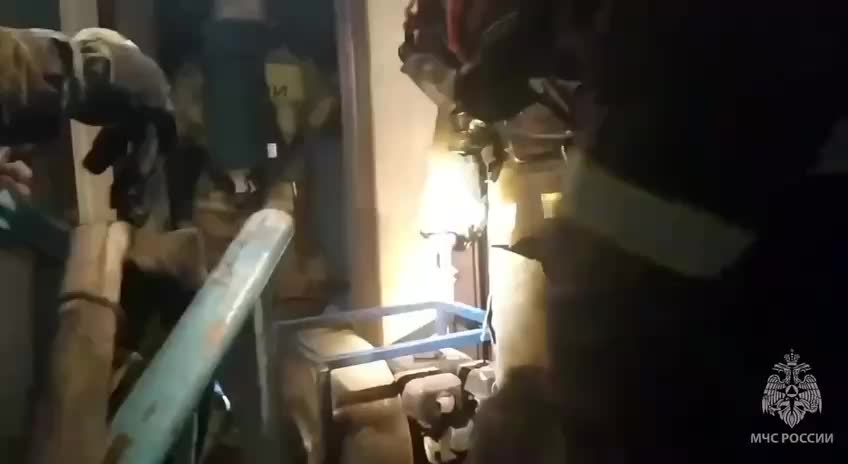 В Глазове мужчина устроил салют в квартире, вызвав пожар и спасая кота