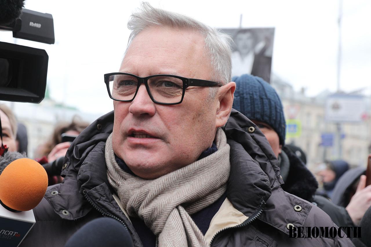 Бывшего премьер министра РФ Михаила Касьянова внесли в перечень террористов и экстремистов следует из данных на сайте Росфинмониторинга В список также включены главный редактор Новая газета Европа Кирилл Мартынов экономист Сергей Гуриев считается в России иноагентом организация признана нежелательной на территории РФ Подпишитесь на Ведомости