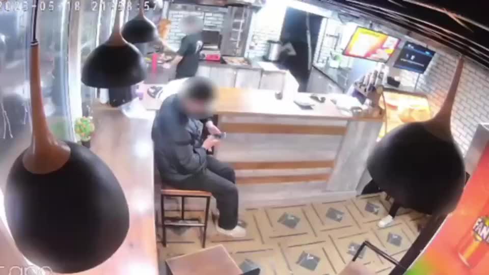 В Оренбурге иностранец задержан за покушение на убийство знакомого в магазине