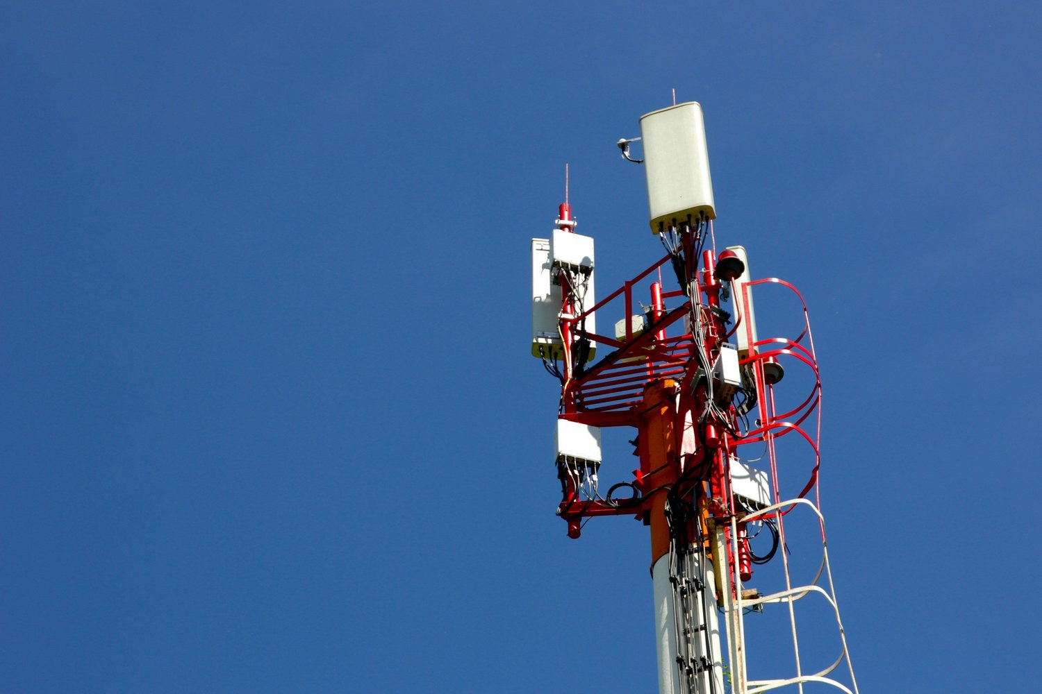 Минцифры Татарстана прокомментировало сбои в работе официальных сайтов По информации Минцифры Татарстана сложности с подключением наблюдаются у отдельных интернет провайдеров rv shorts