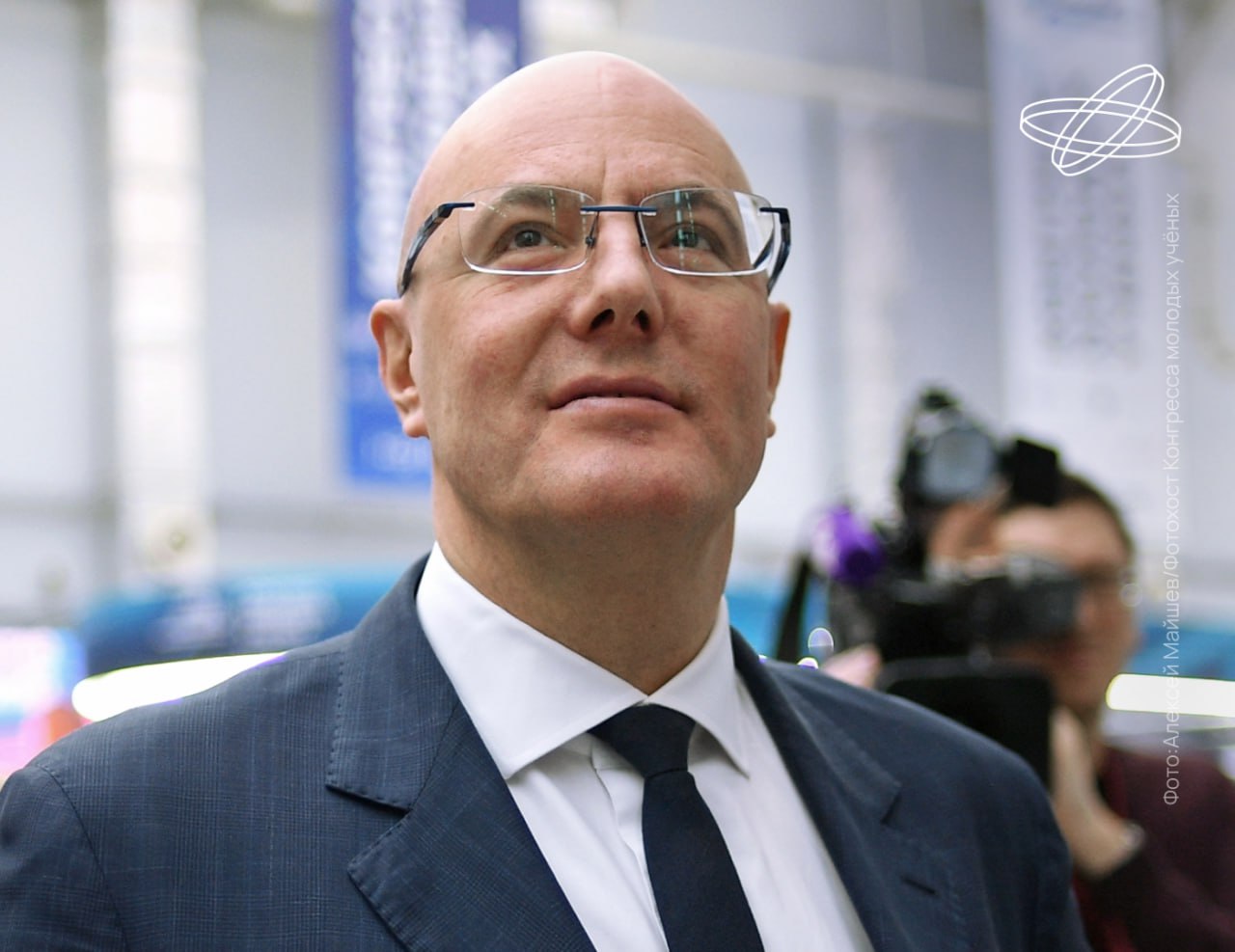 Дмитрий Чернышенко через студотряды прошли больше 20 млн человек Заместитель председателя Правительства России Дмитрий Чернышенко в День российских студенческих отрядов поздравил их участников и пожелал им крепкого здоровья интересных проектов и реализации потенциала Участники движения Российских студенческих отрядов вносят многогранный вклад в развитие нашей страны и создание научно образовательной инфраструктуры по нацпроекту Молодёжь и дети Ребята принимали участие в строительстве уникального объекта класса мегасайенс Сибирского кольцевого источника фотонов сказал вице премьер Он отметил большую роль студотрядов в создании сети современных университетских кампусов и сообщил что в прошлом году студенческие отряды работали на 49 проектах а за всё время их существования через них прошли более 20 млн человек Больше информации читайте на сайте Наука рф Десятилетиенауки