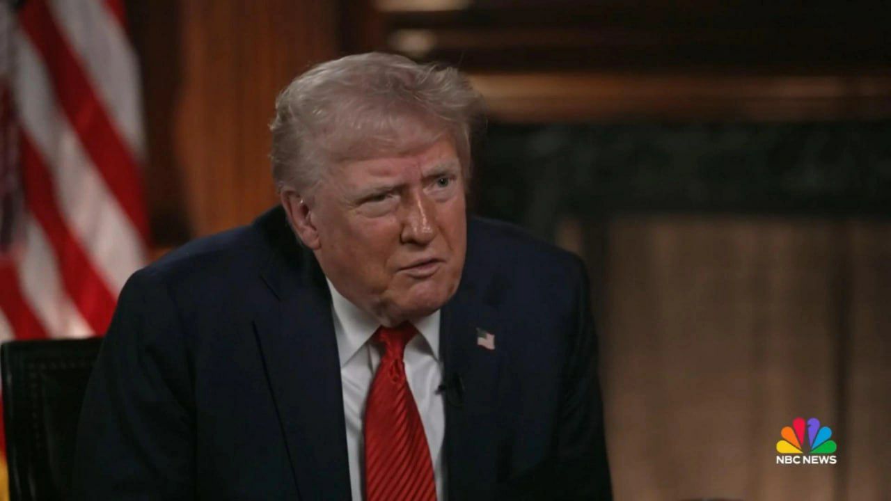 Трамп в интервью телеканалу NBC News заявил, что главы стран Евросоюза просили его позвонить российскому лидеру Владимиру Путину для урегулирования конфликта на Украине. "Вы знаете, лидеры Евросоюза так много раз просили меня позвонить Путину, потому что он не отвечает на их звонки", - сказал Трамп.