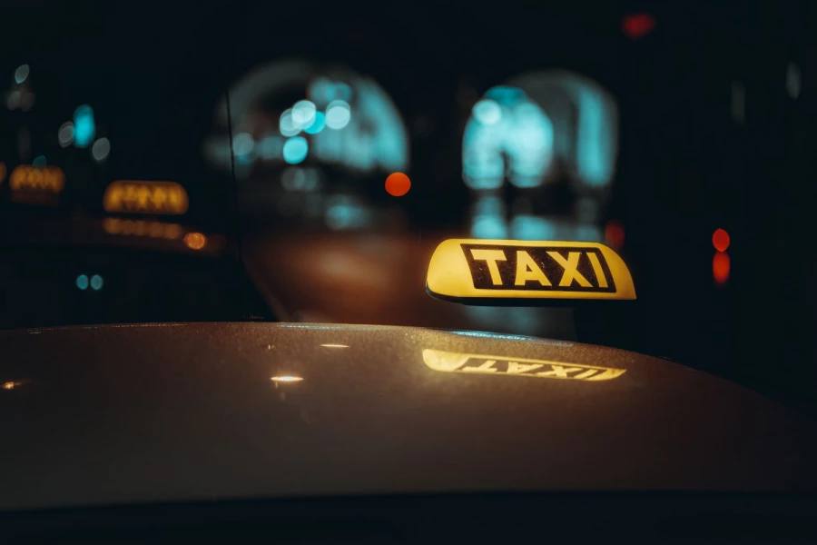 ⏰ Таксистов пересадят на Lada и Haval: в деле о «шашечках» поставлена точка Госдума 13 мая во втором и третьем чтении приняла закон о локализации такси. Реакция на документ со стороны таксопарков, экономистов и большинства автоэкспертов была и остается крайне негативной: депутатов обвиняют в протекционизме в пользу «АвтоВАЗа». Действительно ли ситуация на рынке перевозок в ближайшие несколько лет кардинально изменится? Читать эксклюзив подробнее… #mashnews_эксклюзив