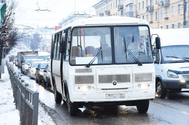 В Тульской области оштрафовали предпринимателя, занимающегося пассажирскими перевозками  Об этом сообщает региональная прокуратура. Ведомство вместе специалистом Ространснадзора по ЦФО провело проверку в организации, которая перевозит пассажиров из Венева в Москву и обратно.  Читать далее...    TULA.SMI   Подписаться