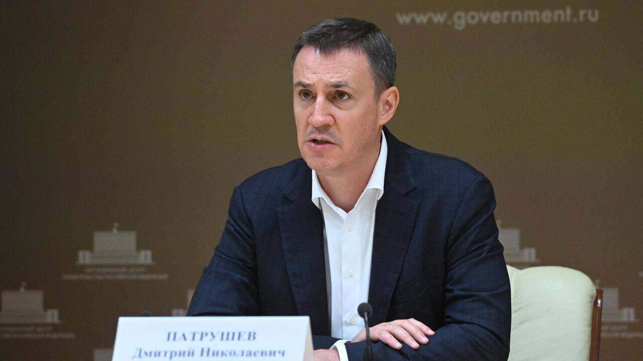 Правительство РФ выделит средства на строительство гидротехнического сооружения в Дагестане  Об в ходе заседания коллегии Федерального агентства водных ресурсов заявил вице-премьер Правительства РФ Дмитрий Патрушев, сообщает РИА Новости.     На строительство и модернизацию около 90 проектов гидротехнических сооружений в стране до 2030 года Правительство Росссии выделит порядка 65 млрд рублей.  На данный момент уже стартовало строительство Красногорского гидроузла в Омской области и Елизаветинского водохранилища в ЛНР. В перспективе запланировано строительство водохранилищ в Курской области и Дагестане, а также продолжатся работы по обводнению Волго-Ахтубинской поймы.   «За последние годы у нас в стране введено пять крупных объектов, что позволило обеспечить водой более двух с половиной миллионов человек. До 2030 года ожидается реализация еще около 90 различных проектов, на которые правительство планирует выделить порядка 65 млрд рублей. Сроки реализации проектов должны быть соблюдены. Все они крайне важны для местного населения, сельского хозяйства и других сфер», – сказал Дмитрий Патрушев.