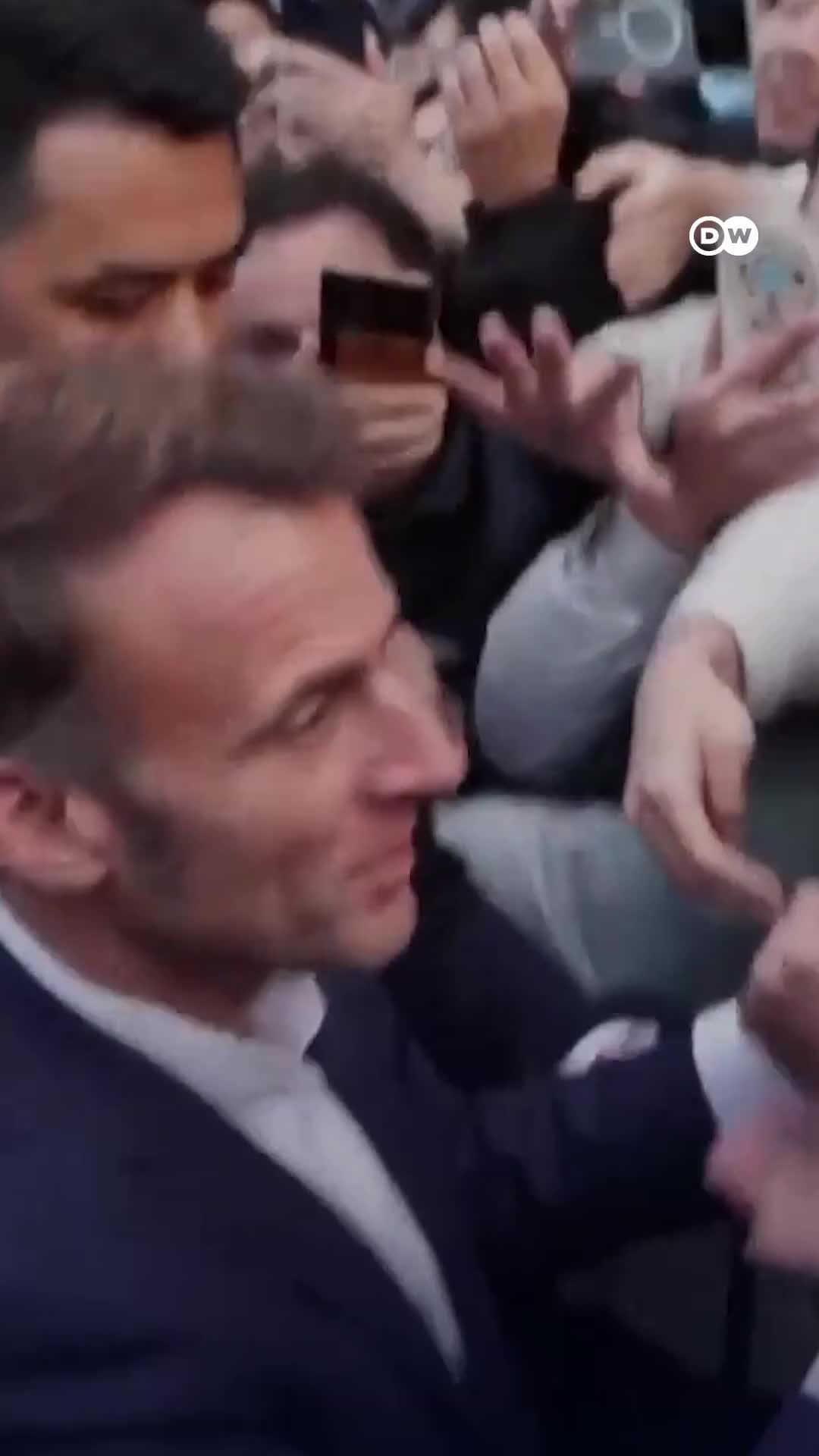 Макрон вызывает восторг студентов в Китае во время визита