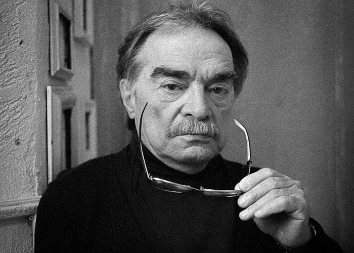 Александр Адабашьян 10 августа отмечает 80-летие. С юбилеем актёра и режиссёра поздравил президент Владимир Путин, отметив его профессиональный успех, труд и большой талант.