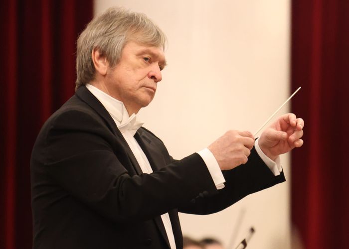 Фестиваль Площадь Искусств завершит симфония Воскресение Густава Малера 25 декабря в Петербургской филармонии выступят больше 150 музыкантов из Петербурга и Екатеринбурга