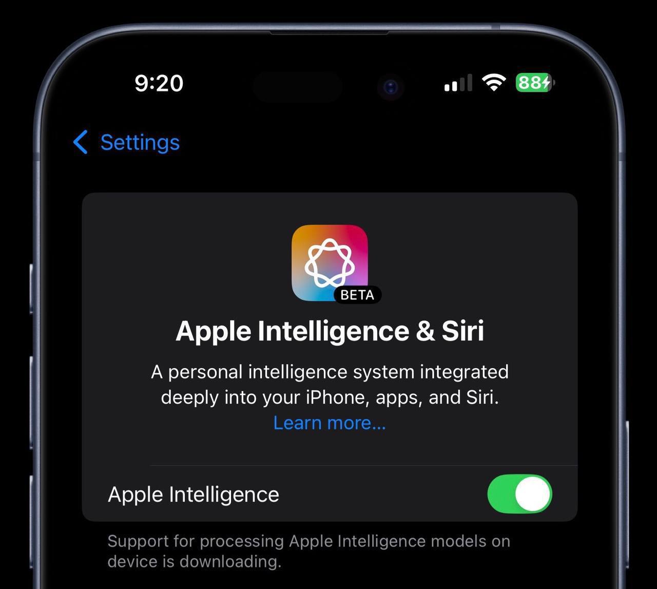 Новое в iOS 18.2 beta 1:  Добавлена поддержка новых регионов   Apple Intelligence для английского языка, помимо США:  Английский  Австралия   Английский  Новая Зеландия   Английский  Канада   Английский  Великобритания   Английский  ЮАР   Релиз системы состоится в декабре. Остальные регионы получат   Apple Intelligence – позже, о чём уже сообщали ранее.