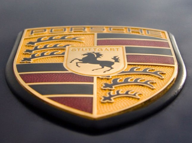 Новым гендиректором Porsche назначен Михаэль Лейтерс Михаэль Лейтерс назначен новым генеральным директором Porsche Он сменит на посту Оливера Блюма который в свою очередь будет руководить материнской компанией Volkswagen на протяжении следующих пяти лет Об этом сообщает Bloomberg Подробнее на сайте autostat ru