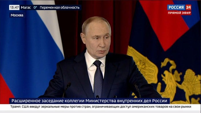 1  2  3   Владимир Путин отметил работу сотрудников МВД ДНР, ЛНР и Курской области    К правозащитникам Владимир Путин обратился на ежегодном расширенном заседании коллегии МВД РФ.    Глава государства отметил, что в сложных и экстремальных условиях они работают достойно, профессионально, делают всё, чтобы обеспечить правопорядок и сохранить покой граждан.    «Вести.Курск». Только проверенная информация.