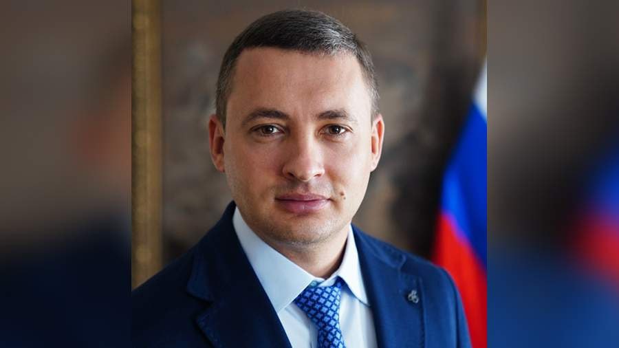 Глава Приморско Ахтарского района Максим Бондаренко отправлен в отставку из за утраты доверия Прокуратура выявила недостоверные сведения о его доходах и имуществе а также неспособность урегулировать конфликт интересов при перераспределении государственных земель 29 августа 2025 года информация была передана губернатору который инициировал проверку Результаты подтвердили выявленные нарушения 21 января 2026 года Бондаренко был уволен в связи с утратой доверия Об этом сообщила прокуратура Кубанские Новости Мы в MAX