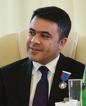 49 летний актёр Джабир Иманов умер от инфаркта в спортзале на улице Узеира Гаджибейли в бакинском районе Сабаил Вызванные врачи скорой помощи не смогли его спасти Аллах рехмет елесин Подпишись на Без Тормозов Подпишись также на Х Прислать новость