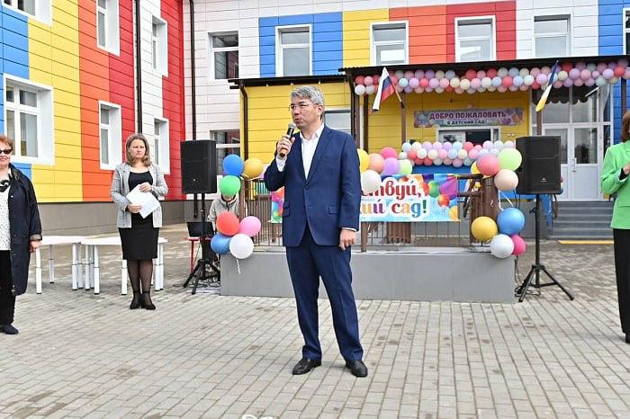 Глава Бурятии призвал мужиков взять жён на руки и унести в спальню чтобы пополнить детсады bankoffo