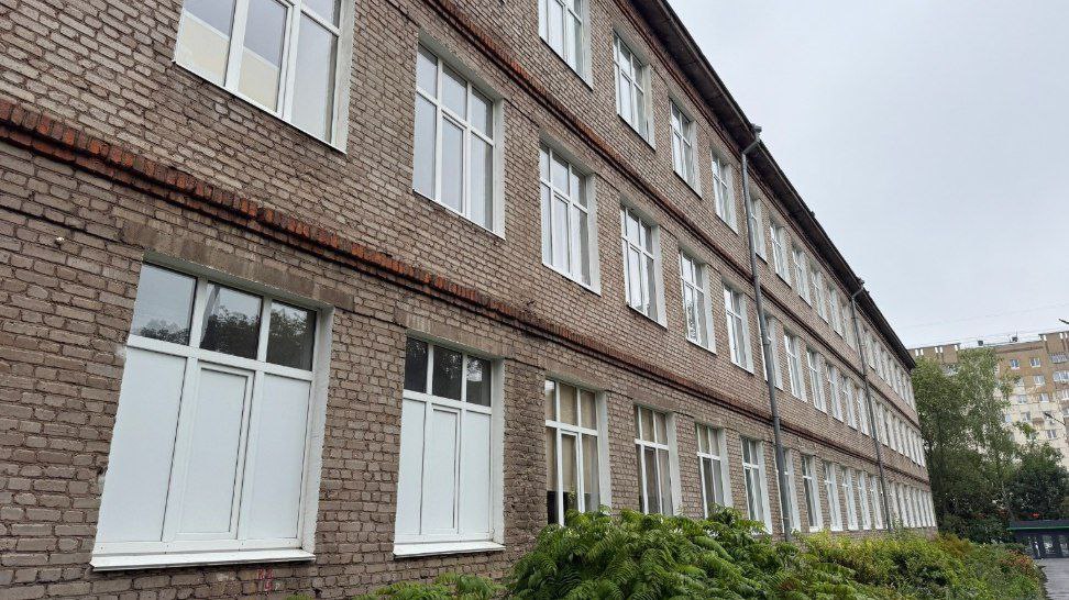 В Уфе капитально отремонтируют физмат лицей 93 К масштабным работам по обновлению физико математического лицея 93 приступят в следующем году Планируется капитальный ремонт фасада кровли и благоустройство прилегающей территории Финансирование работ предусмотрено в рамках федеральной программы Развитие образования Источник Соцсети главы Октябрьского р на А Тарасова Спутник FM Уфимская Волна