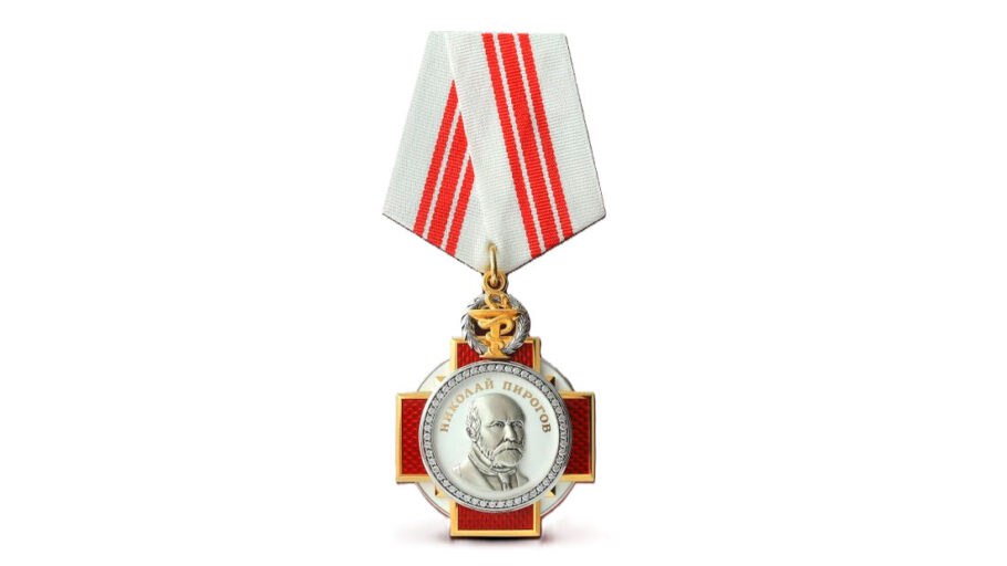 По Указу Президента врач из Хабаровска награждён Орденом Пирогова Накануне Президент России Владимир Путин подписал Указ 919 О награждении государственными наградами Российской Федерации Соответствующий документ опубликован на официальном сайте главы государства kremlin ru За заслуги в области здравоохранения и многолетнюю добросовестную работу Орденом Пирогова был награждён врач лаборатории Федерального бюджетного учреждения здравоохранения Центр гигиены и эпидемиологии в Хабаровском крае Вадим Израилевич Резник