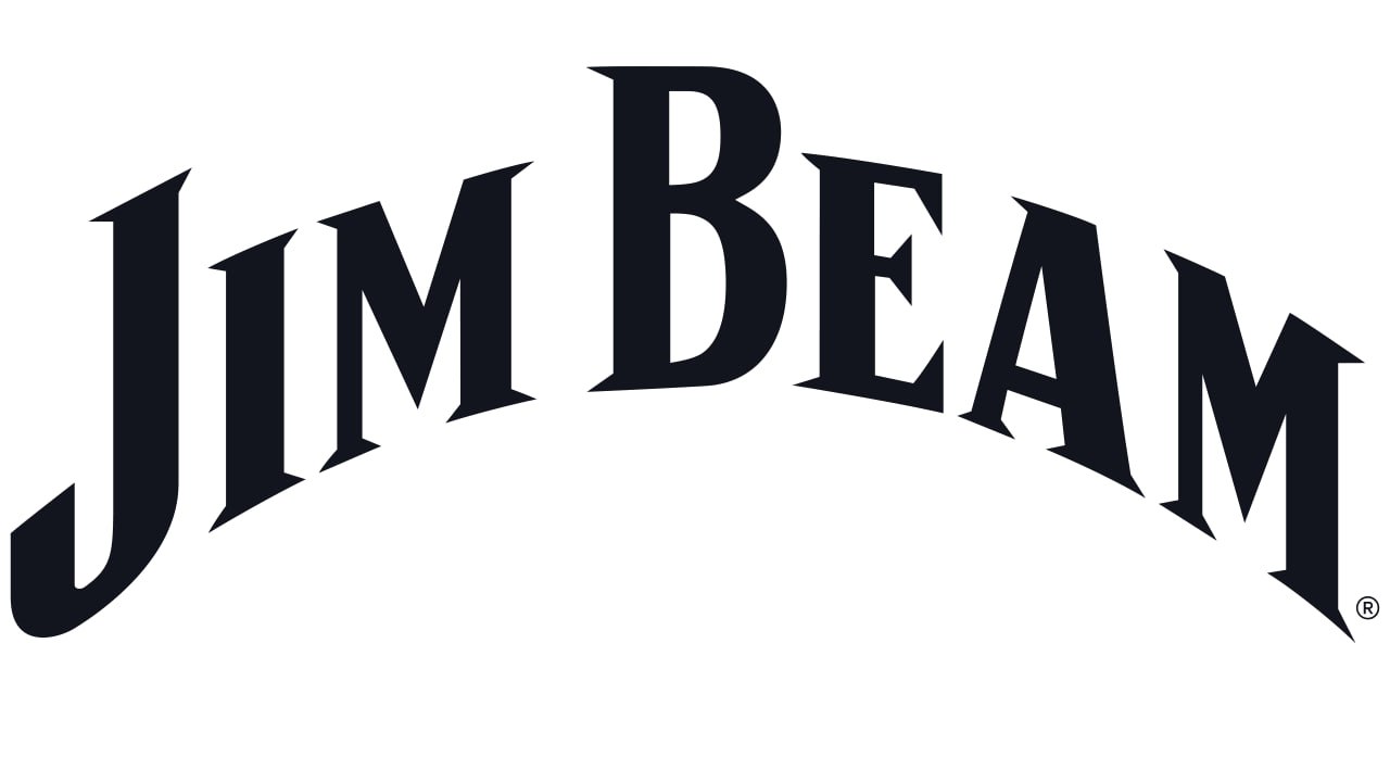 Jim Beam приостановит производство на своем главном заводе на весь 2026 год для модернизации производственных мощностей сообщает BBC Производители виски в Кентукки который традиционно считается центром бурбона сейчас сталкиваются с высокой степенью неопределенности отмечает BBC По данным издания американские компании с алкогольной продукцией столкнулись с ответными импортными пошлинами на зарубежных рынках после того как в апреле президент США объявил о введении тарифов на товары из большинства стран мира