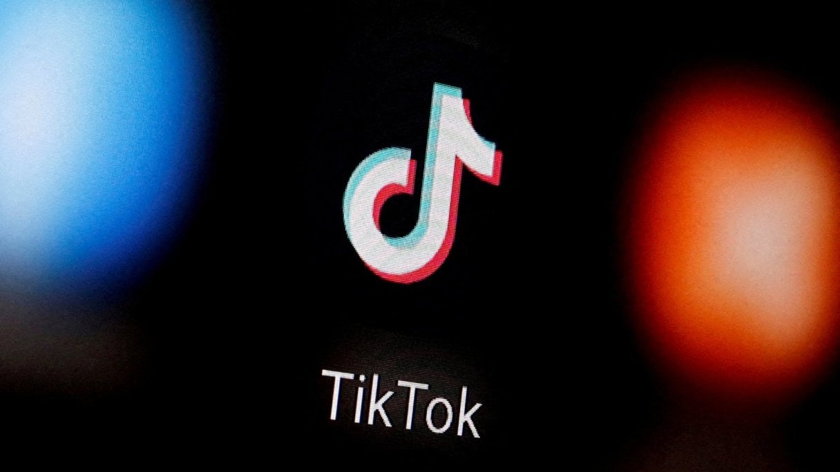 Согласно отчету компании Greenly, углеродный след TikTok за 2023 год почти такой же, как годовые показатели всей Греции. По данным аналитиков, общий углеродный след платформы, вероятно, составляет около 50 млн метрических тонн CO2е.    : Dado Ruvic / Reuters