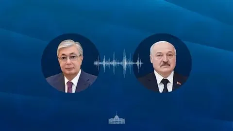 Токаев пригласил Лукашенко на саммит ЕАЭС и Евразийский экономический форум в Астане в конце мая По телефону президенты также обменялись мнениями по вопросам региональной и международной повестки дня рассмотрели график предстоящих совместных мероприятий обсудили торговлю экономику и культурно гуманитарную сферу Лукашенко возобновил приглашение Токаеву посетить Беларусь сообщили в пресс службе белорусского президента