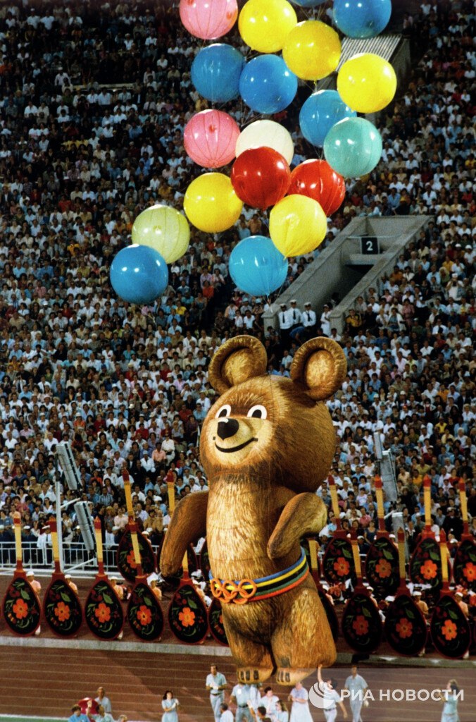 Возвращаемся к истокам олимпийский мишка образца Игр в Москве 1980 года станет талисманом сборной России Об этом сообщил министр спорта РФ Михаил Дегтярев Выглядит прекрасно и заменит синего медведя неизвестно откуда он взялся Будет нормальный мишка к которому мы привыкли заявил он 0   Подписаться на РИА Новости Крым в Telegram MAX VK