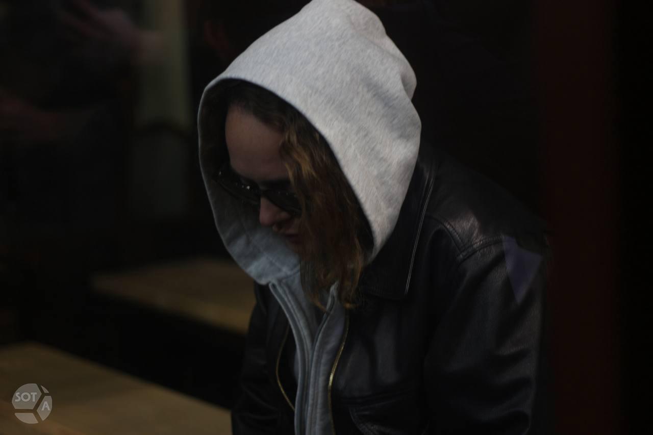 Аглае Тарасовой запросили 3 5 года колонии условно по делу о контрабанде наркотиков На сегодняшнем судебном заседании Аглая Тарасова заявила что обнаруженный у нее вейп с наркотическим веществом ей подарили и она точно не знала его содержимое Об этом сообщают журналисты РИА Новости Ранее Тарасова признала вину Прокурор запросил для актрисы по делу о контрабанде наркотиков 3 5 года заключения условно а также испытательный срок на 3 года Аглаю Тарасову задержали 28 августа в аэропорту Домодедово по прилете из Израиля Внимание правоохранителей привлек вейп с подозрительной жидкостью Экспертиза показала что в ней содержится гашишное масло С 5 сентября Тарасова находится под запретом определенных действий Фото архив SOTAvision