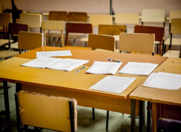 В Якутске вводят карантин в школах из за роста заболеваемости ОРВИ Ограничения действуют с 5 по 10 ноября для предотвращения распространения инфекции среди детей Читать подробнее на сайте