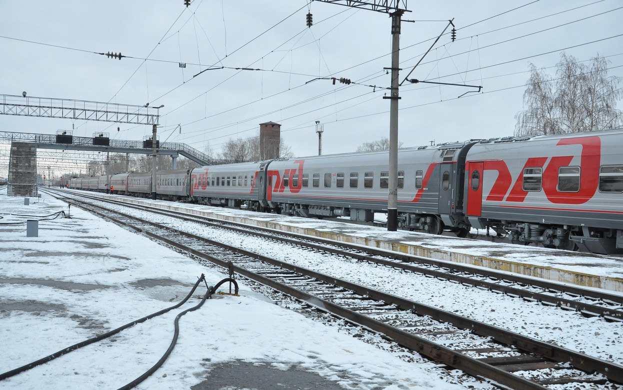 Поезд на праздники В феврале и марте из Удмуртии запустят дополнительный поезд до Москвы Так из Ижевска состав отправится 20 февраля и 6 марта в 00 45 здесь и далее время местное прибывая в Москву в те же сутки в 21 37 В обратном направлении поезд отправится 21 февраля и 7 марта в 01 10 с прибытием в столицу Удмуртии в 20 15 Подписаться на нас Telegram MAX