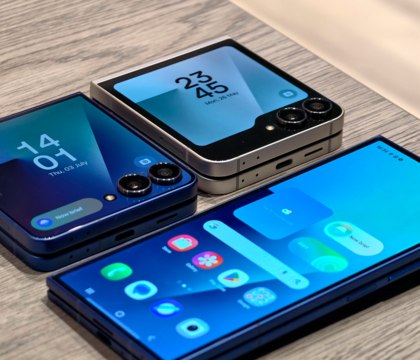 Большинству людей нравятся складные смартфоны опрос Android Authority Ресурс Android Authority провел очередной опрос среди своих читателей В этот раз у людей спросили что они думают по поводу складных смартфонов и стоит ли их вообще покупать в 2026 году Большинству опрошенных 49 44 а всего их было почти 6300 складной форм фактор нравится