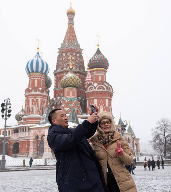 Москва и Пекин ведут работу по отмене визового режима для китайских туристов Захарова Эта работа идет в межведомственном формате Решения можно ожидать когда эта работа будет завершена
