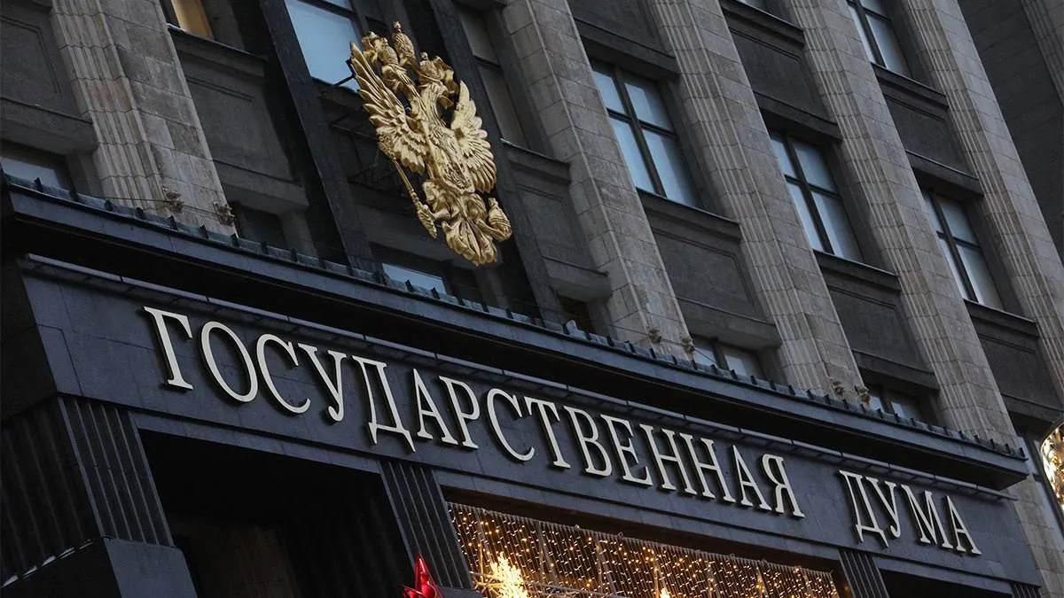 Законопроект упрощающий тестирование технологий в беспилотных авиационных системах искусственном интеллекте и промышленных данных принят Государственной Думой в первом чтении Поправками в федеральный закон Об экспериментальных правовых режимах с трёх до пяти лет продлён срок ЭПР отменена привязка к действующему регулированию и упрощён доступ к данным Увеличение срока действия ЭПР привлечёт в отрасли дополнительные инвестиции и ускорит внедрение ИИ в беспилотие считают эксперты Канал АКИД в MAX