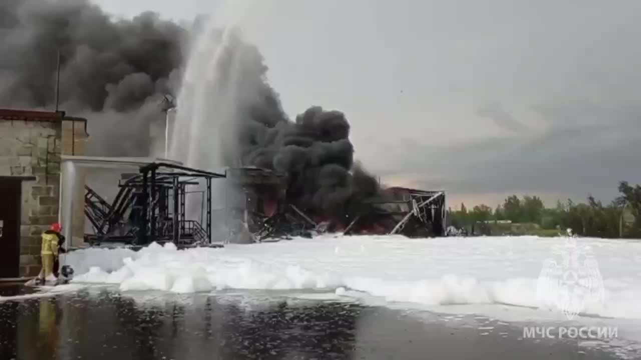 Пожар на заводе по производству битума в Кстовском районе: угрозы и меры тушения