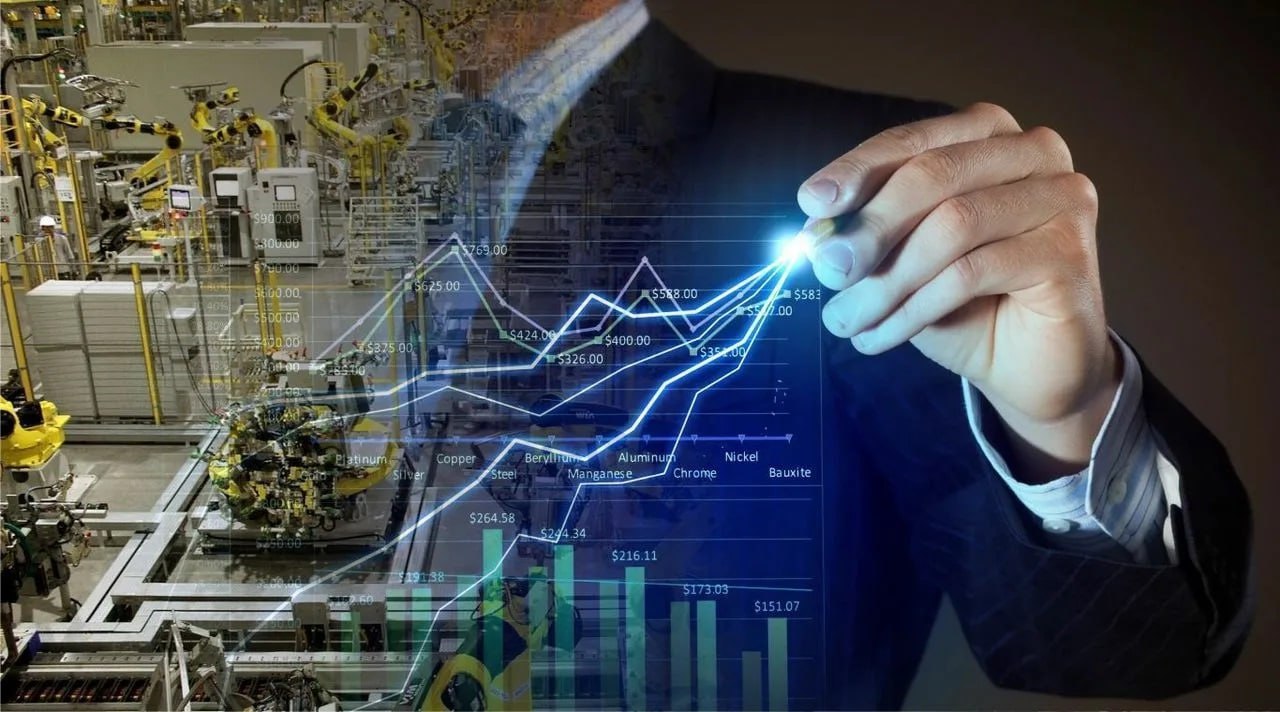 В конце года частные инвесторы вложились в ПИФы денежного рынка чистые привлечения в которые составили почти 88 млрд руб пишет Коммерсантъ В декабре приток средств в ПИФы может вырасти еще больше и даже обновить годовой рекорд Хотя в ноябре восстановился спрос и на фонды облигаций участники рынка ожидают что в преддверии Нового года инвесторы будут размещать средств в ПИФах денежного рынка приносящих доход на уровне ключевой ставки Этому будет способствовать в том числе перевод сбережений из банковских вкладов размещенных ранее на полгода год по более высоким ставкам чем сейчас И в таких условиях фонды денежного рынка будут пользоваться повышенным спросом ожидают управляющие