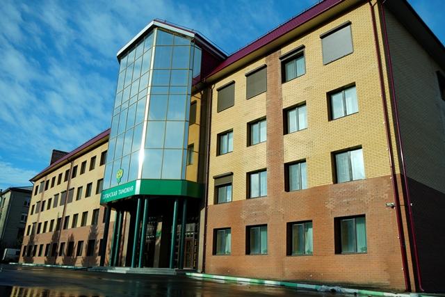 Луганская таможня информирует о режиме работы в майские праздники В связи с предстоящими майскими выходными Луганская таможня информирует граждан и участников ВЭД о графике работы таможенных постов с 1 по 11 мая 2025 года. Сообщили в пресс-службе ведомства. Алчевский, Антрацитовский, Луганский и Старобельский таможенные посты на период майских праздников будут работать по следующему графику: с 1 по 5 мая и с 8 по 12 мая – выходные дни, а с 5 по 7 мая – рабочие дни с 8:30 до 17:30. «В целях обеспечения бесперебойного обслуживания граждан и участников ВЭД Свердловский таможенный пост будет работать ежедневно с 8:30 до 20:30», – разъяснил первый заместитель начальника Луганской таможни Олег Бессараб. В ведомстве отметили, что с 12 мая все таможенные посты Луганской таможни работают в штатном режиме.