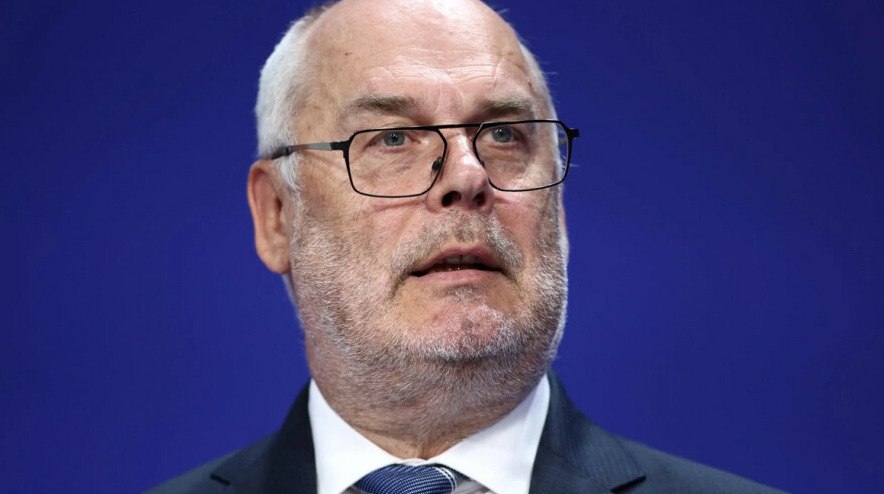 Эстония предложила Венгрии оплатить штрафы за разрыв энергоконтрактов с Россией Президент Эстонии предложил компенсировать Венгрии санкционные издержки если Будапешт прекратит энергетическое сотрудничество с Москвой передает ArbatMedia Прислать новость