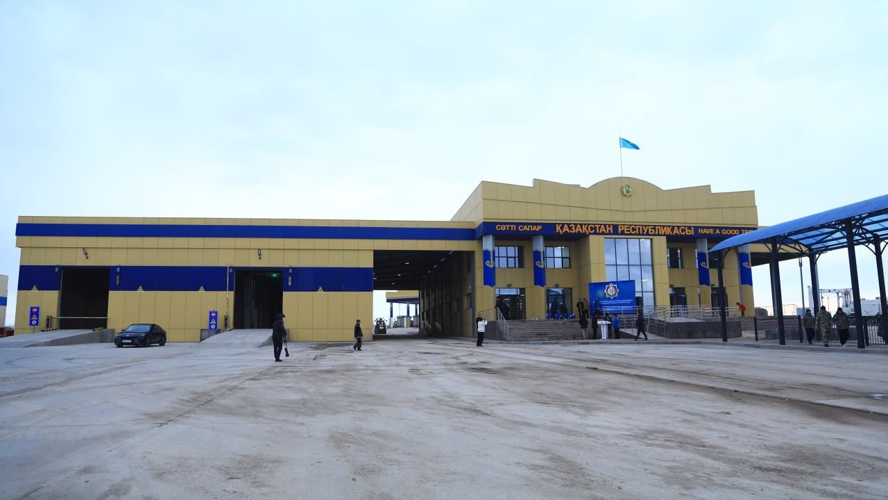 Казахстан запустил обновлённый пункт пропуска Казыгурт на границе с Узбекистаном Модернизация автомобильного пункта пропуска ускорила прохождение госграницы до 30 минут и увеличила пропускную способность автомобилей до 1 тысячи в сутки uznews uz ru news 105659 uznews