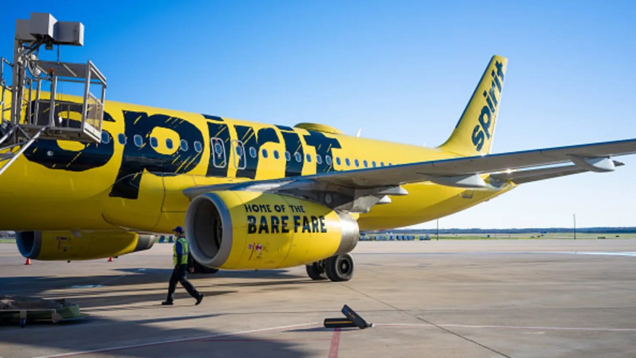 Авиакомпания Spirit Airlines планирует отправить в неоплачиваемый отпуск около 1800 бортпроводников что составляет примерно треть штата чтобы сократить расходы в связи со вторым за год банкротством jkinvest news jkinvest