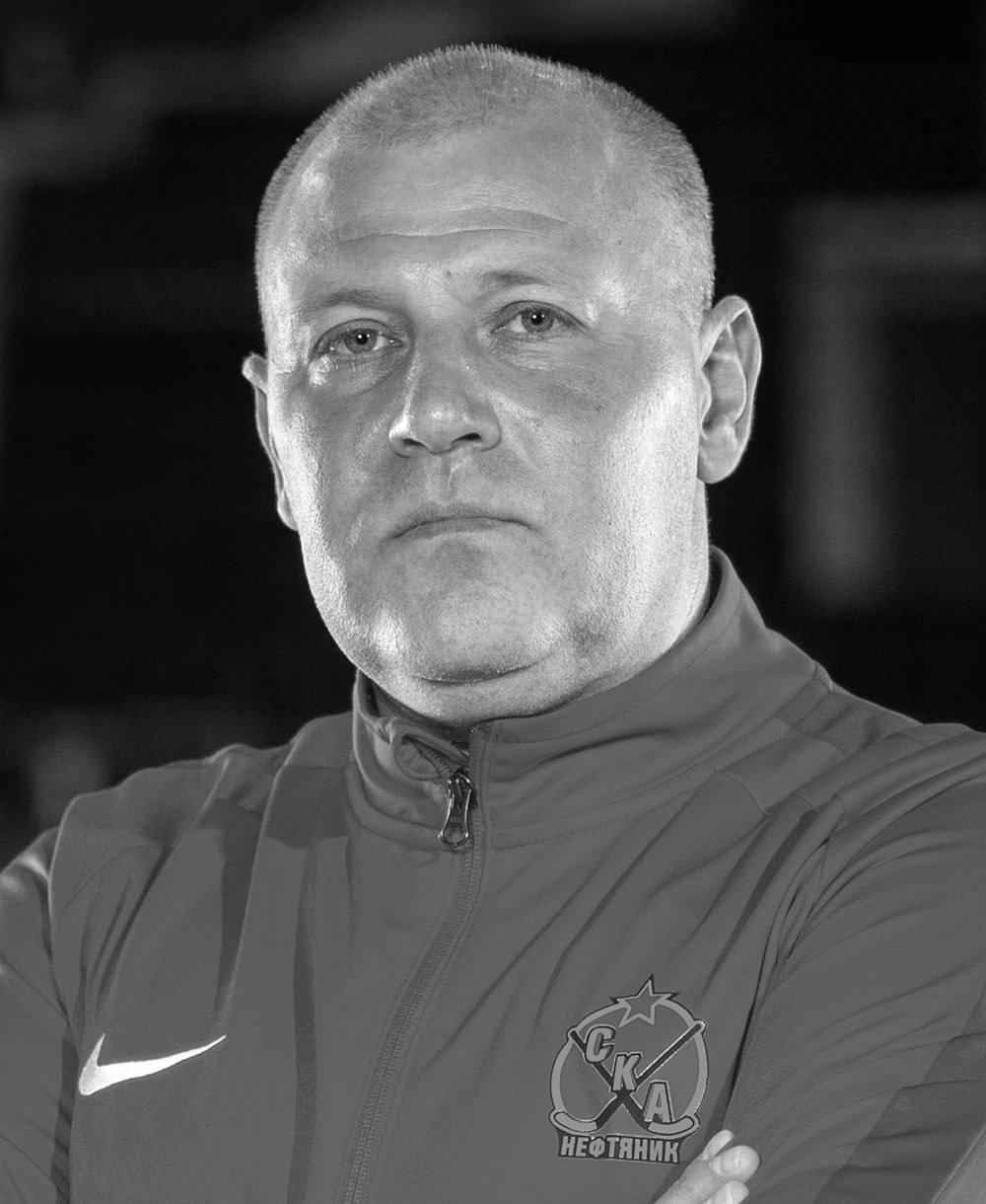 Умер бывший вратарь и тренер клуба по бенди СКА Нефтяник Олег Андрющенко Ему было 48 лет Светлая память Подписывайтесь на РИА Новости Спорт в MAX