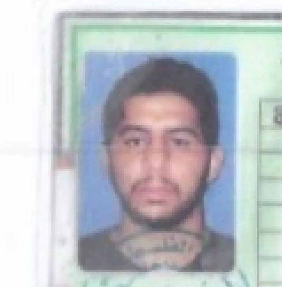 Израиль представил доказательства что сотрудник партнёрской компании ZDF убитый в Газе был террористом ХАМАС 19 октября армия Израиля ударила по партнёрской организации немецкого телеканала ZDF в секторе Газа в результате чего погиб ребёнок и сотрудник компании Тогда главный редактор канала Беттина Шаустен заявила Недопустимо чтобы представители СМИ подвергались нападениям во время выполнения своей работы Однако через несколько дней израильская армия сообщила что убитый сотрудник был членом палестинской террористической организации ХАМАС По данным военных источников Израиль идентифицировал палестинца по имени Ахмед Ас ад Мухаммад Абу Матaр как командира взвода радикального крыла группировки Следовательно по данным Израиля он не стал случайной жертвой а был целенаправленно уничтожен ZDF подтвердил что Израиль представил документы доказывающие что убитый сотрудник компании PMP действительно состоял в рядах ХАМАС В связи с этим ZDF приостановил сотрудничество с PMP в Газе до дальнейшего уведомления Таким образом стало ясно что ZDF сотрудничал и выплачивал деньги человеку который одновременно принадлежал к военному крылу исламистской террористической организации Он работал телевизионным инженером с 2013 года в компании которая обеспечивала ZDF видеоматериалами и новостями из Газы На запрос BILD на прошлой неделе ZDF ответил что сотрудничает с PMP с 1996 года О членстве убитого работника в ХАМАС телеканалу ничего не было известно а личные проверки не выявили никаких признаков подобной связи BILD Russian