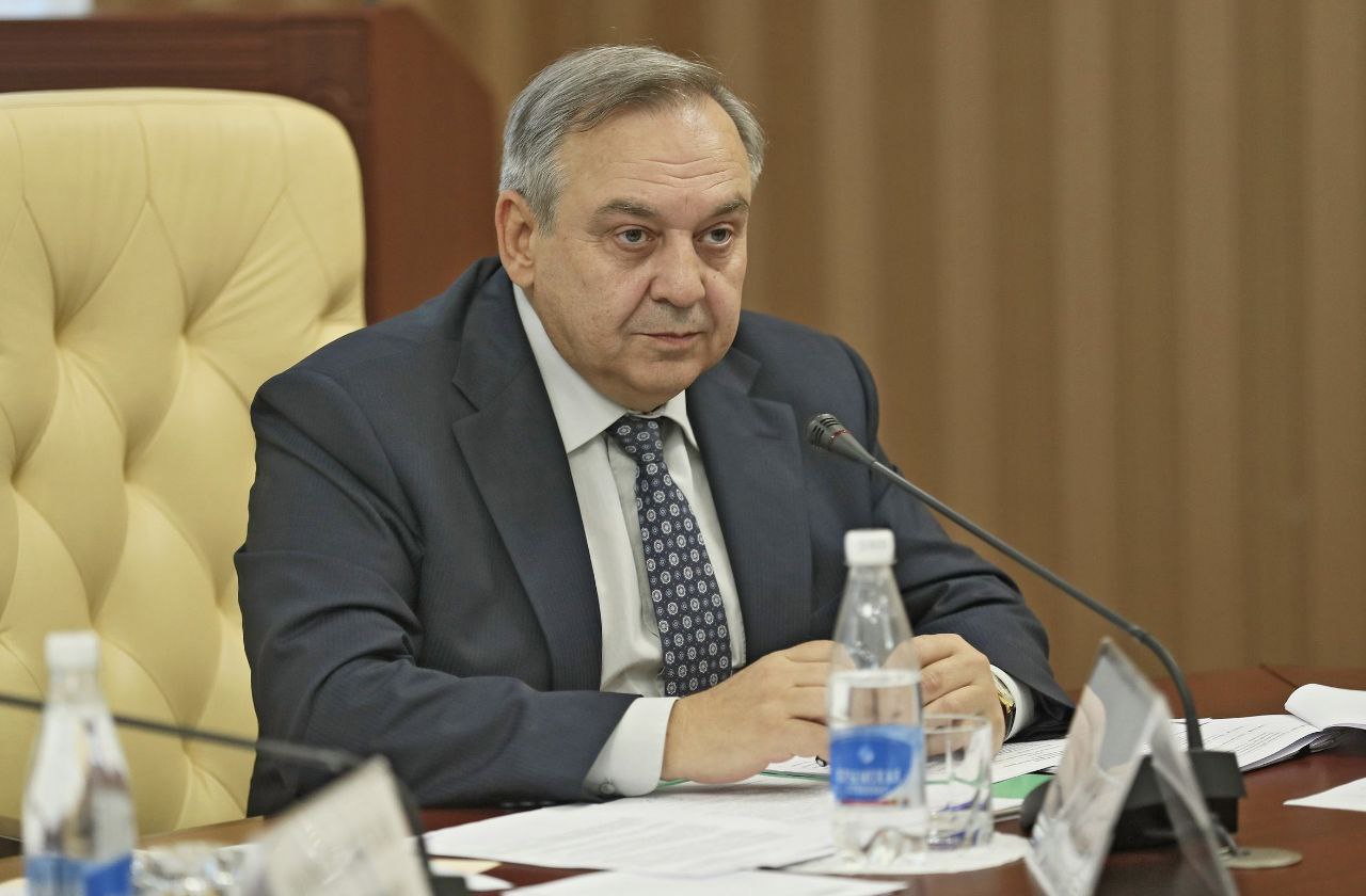 Указом Президента Российской Федерации заместитель Председателя Совета министров Республики Крым – постоянный представитель Республики Крым при Президенте Российской Федерации Георгий Львович Мурадов награжден орденом «За доблестный труд». Он удостоен высокой государственной награды за достигнутые трудовые успехи и многолетнюю добросовестную работу. Поздравляю Георгия Львовича и желаю ему дальнейших достижений на благо республики!