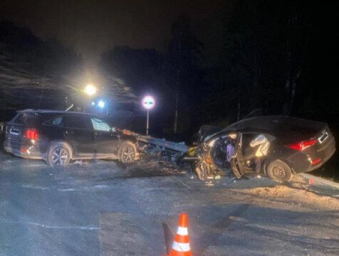 Из-за пьяного водителя два человека пострадали в ДТП в Боровском районе Ночью на 411 километре автодороги А-108 "МБК" в Боровском районе столкнулись два автомобиля. Произошло это по вине пьяного водителя.