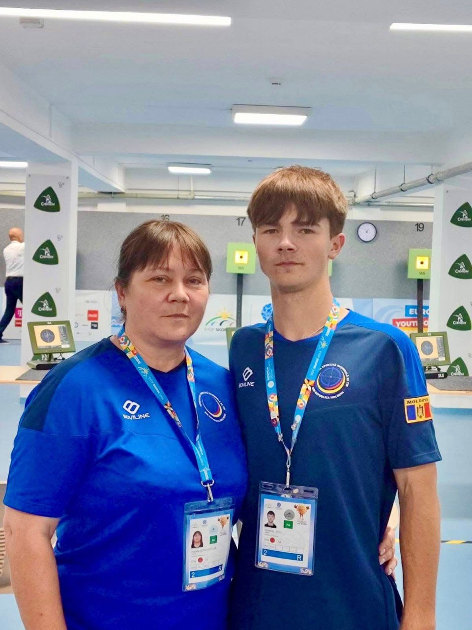 Бельчанин Климентий Урсу — двукратный чемпион Европейского юношеского олимпийского фестиваля! 23 и 24 июля спортсмен из Бельц завоевал две золотые медали в стрельбе из пневматического пистолета дистанция 10 м , принеся Молдове первую в истории победу на этом турнире в данном виде спорта. В первый день Урсу стал лучшим среди 28 сильнейших юниоров Европы, набрав 384 очка и установив новый европейский рекорд. Во второй день он повторил успех, завоевав еще одно золото в индивидуальных соревнованиях.