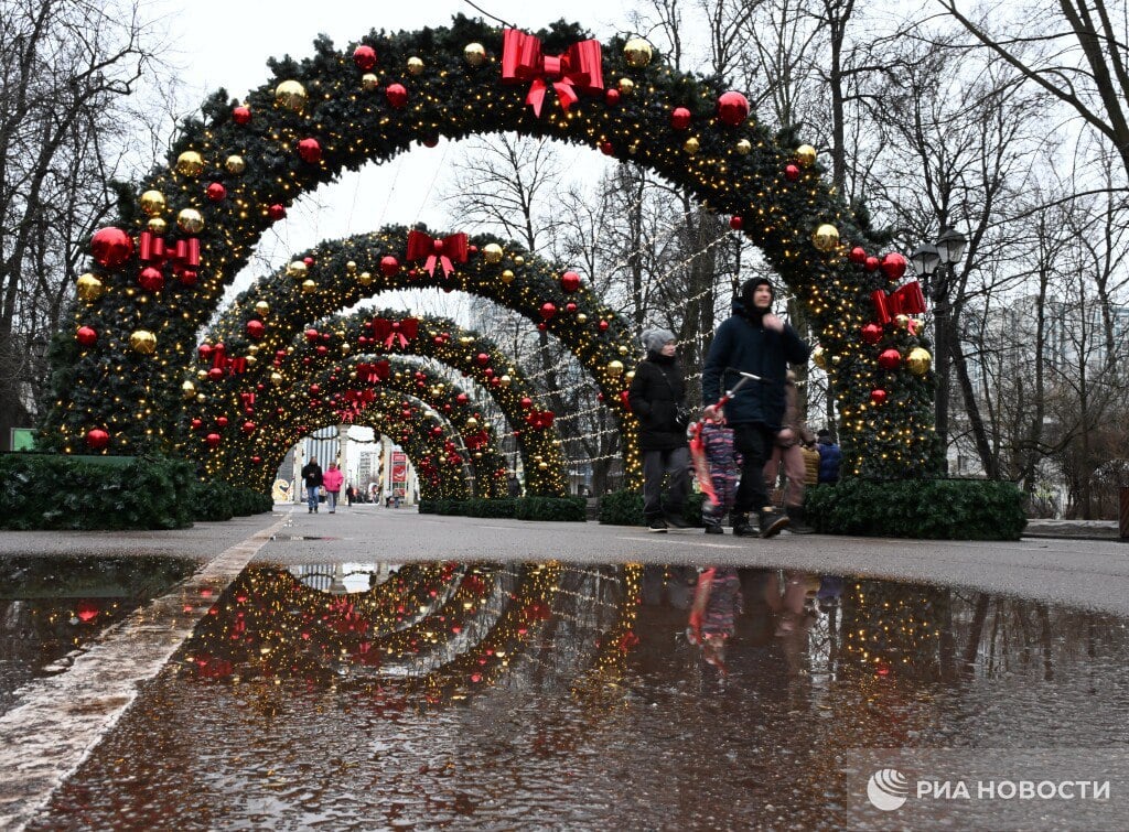 Прошедшая зима для России оказалась второй самой теплой в истории наблюдений, сообщил Вильфанд.   Теплее была только зима 2019-2020 годов